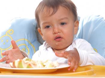 نشانه‌های گرسنگی و سیری در کودکان